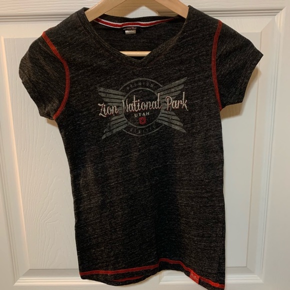 Premium 51 Tops - Like New Premium 51 Zion National Park T-shirt